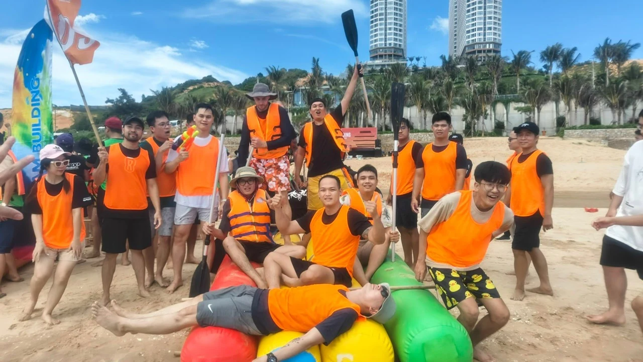 Sparx* Studio Beach Team Building